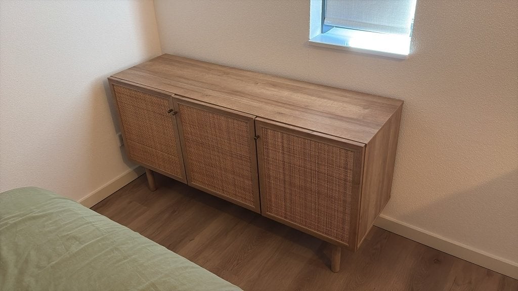 Dressoir/tv-meubel - 3 deuren, Ophalen, Met deur(en), 100 tot 150 cm, Zo goed als nieuw