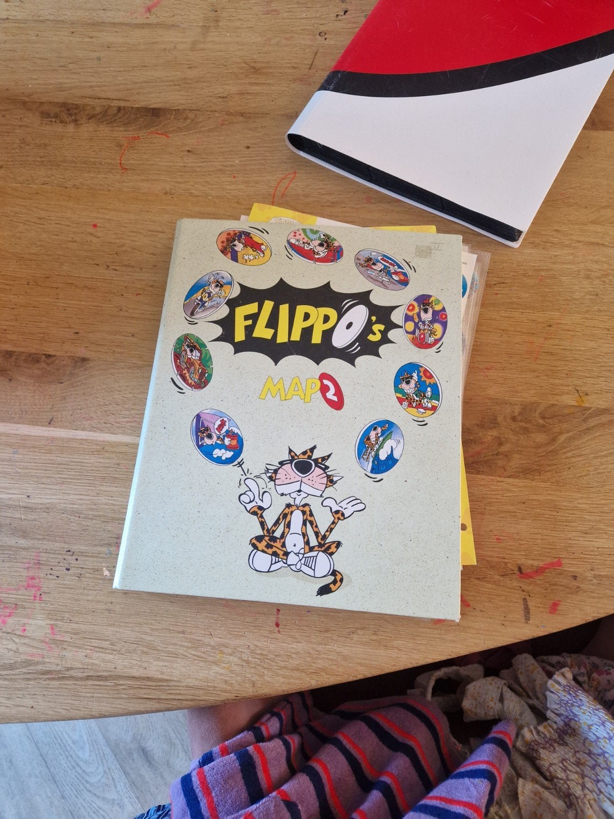Flippo's Map 2 - Bijna Compleet. 300 flippos, Verzamelen, Ophalen of Verzenden, Map, Album of Poster, Met verzamelmap(pen)