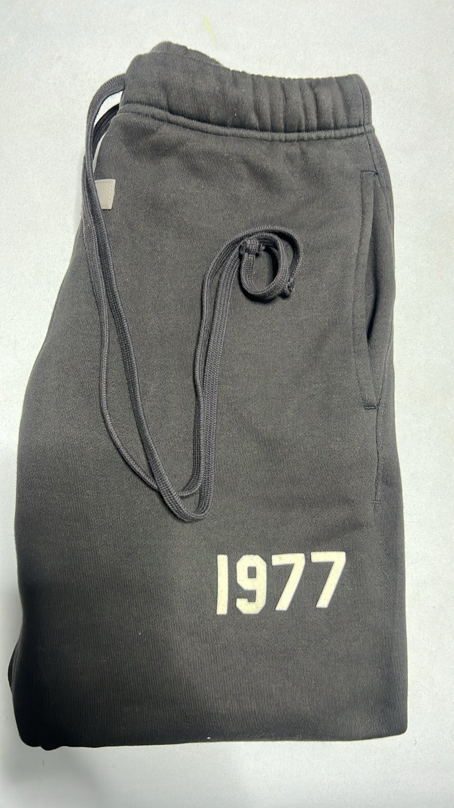 Essentials 1977 Broek - Nieuw & Geseald - Maat S, Kleding | Dames, Broeken en Pantalons, Ophalen of Verzenden, Nieuw, Maat 36 (S)