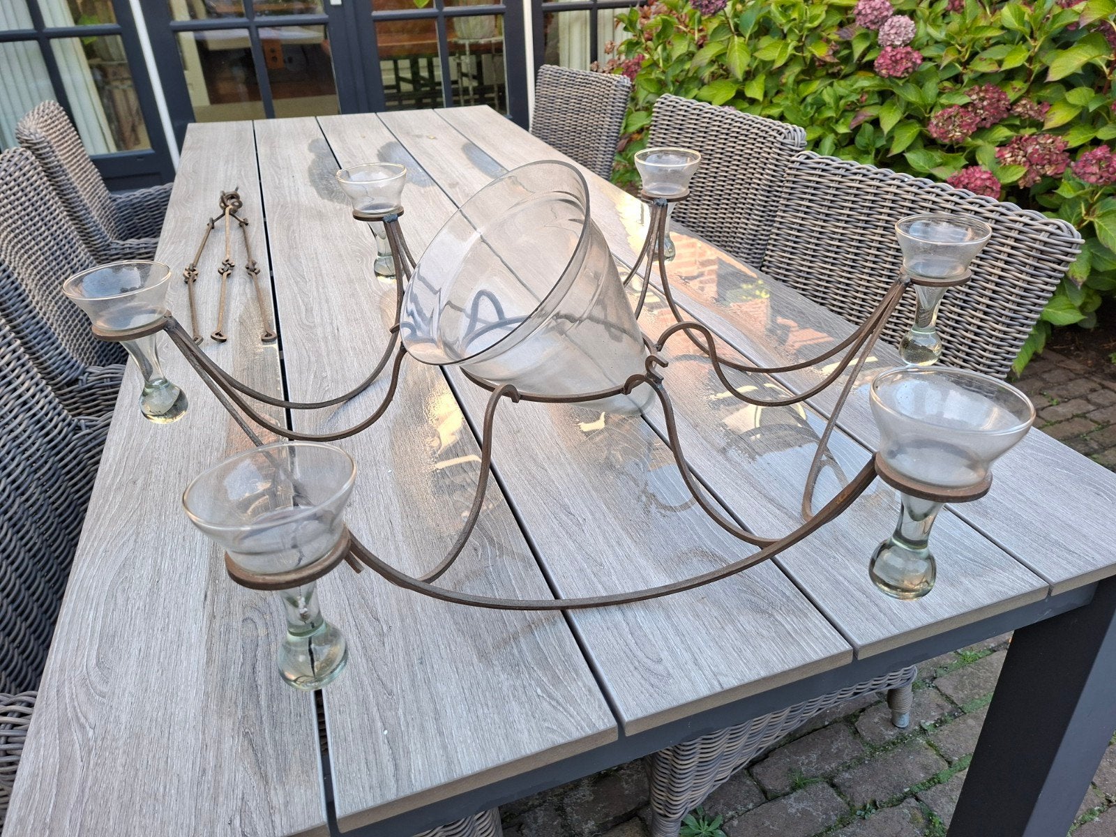 Smeedijzeren kroonluchter 6 armig met glazen druppels, Ophalen, Zo goed als nieuw, Glas, Landelijk rustiek