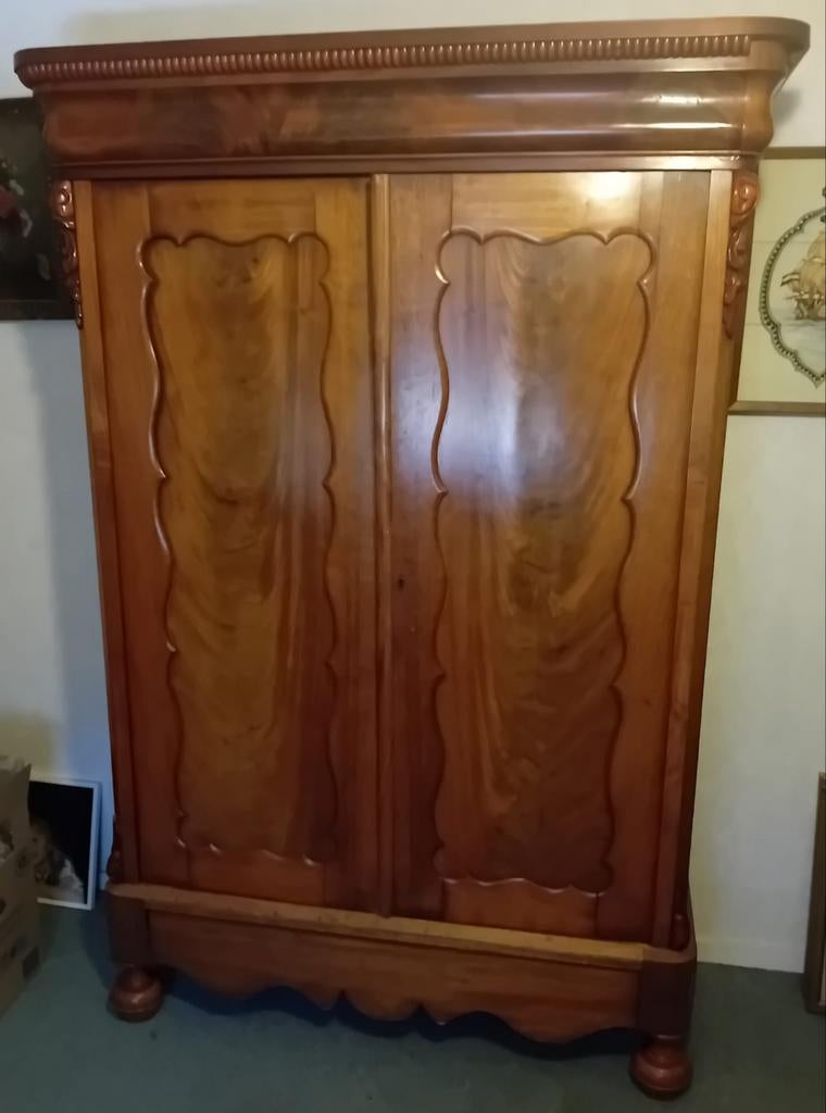 Antieke notenhout meidenkast, Antiek en Kunst, Antiek | Meubels | Kasten, Ophalen