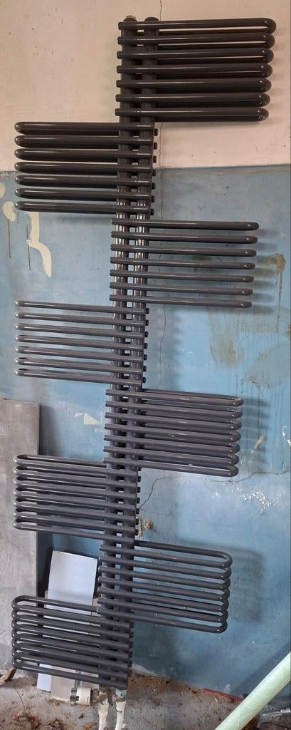 Design radiator van Vasco  verwarming handdoekradiator, Doe-het-zelf en Verbouw, Verwarming en Radiatoren, Ophalen, Gebruikt, Radiator