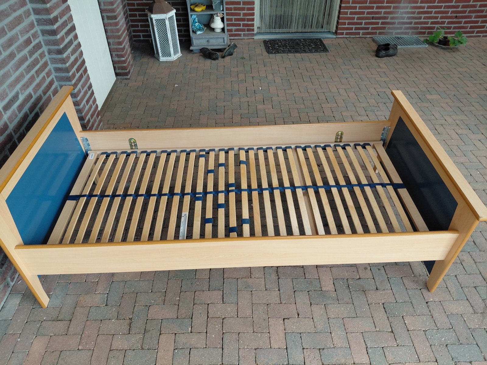 Tiener Bed en Bureau, Huis en Inrichting, Gebruikt, 90 cm, Eenpersoons, Wit