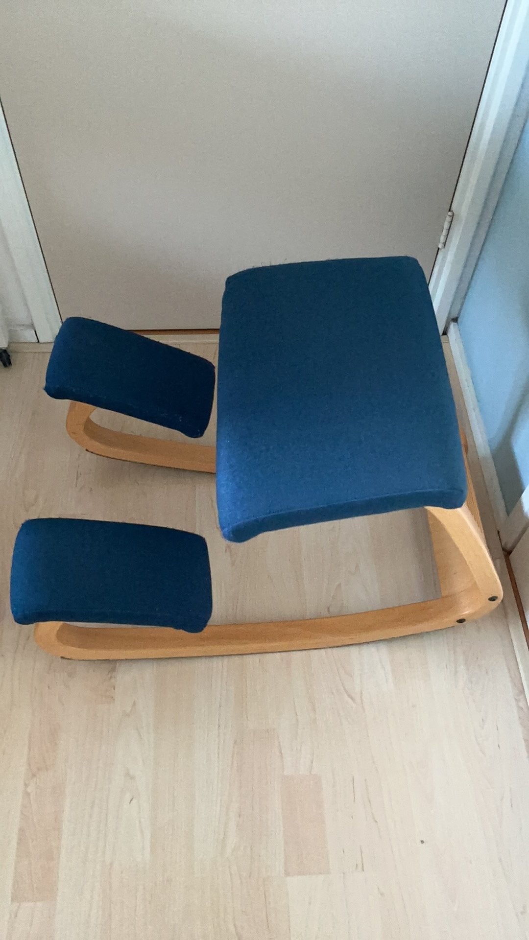 Stokke bureaustoel kniestoel, Ophalen, Blauw, Zo goed als nieuw, Eén