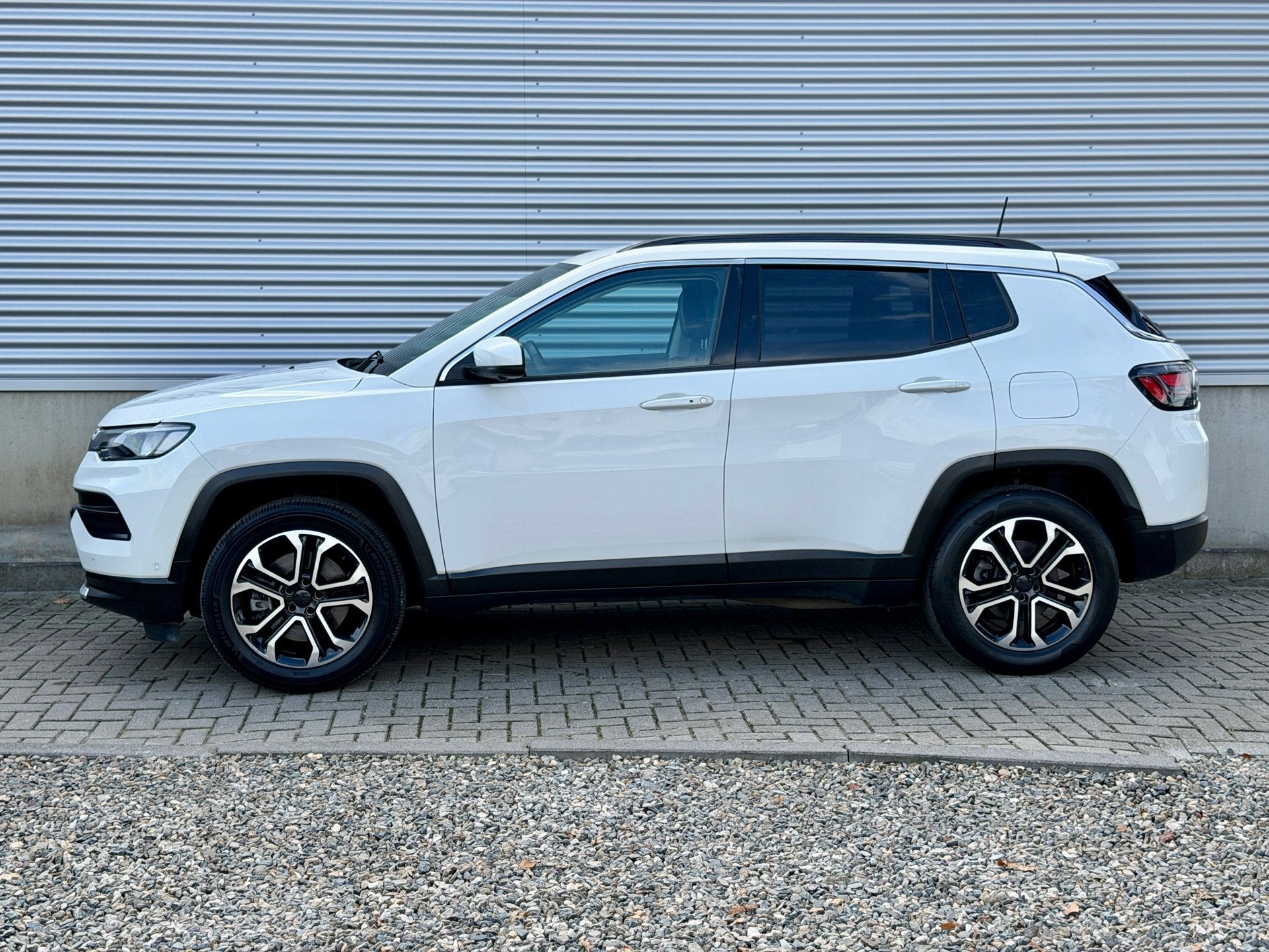 Jeep COMPASS 4xe AWD Plug-in Hybrid Electric Night Eagle [ 1, Auto's, Automaat, Dealer onderhouden, Zwart, 4 cilinders