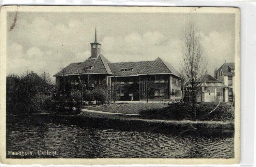 Raadhuis. Delfzijl. - 1930 gelopen, Ophalen of Verzenden, 1920 tot 1940, Gelopen, Groningen