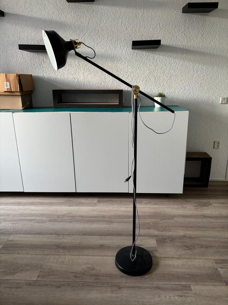 IKEA Ranarp Vloerlamp - Zwart met messing details, Ophalen, Gebruikt, Metaal, 150 tot 200 cm