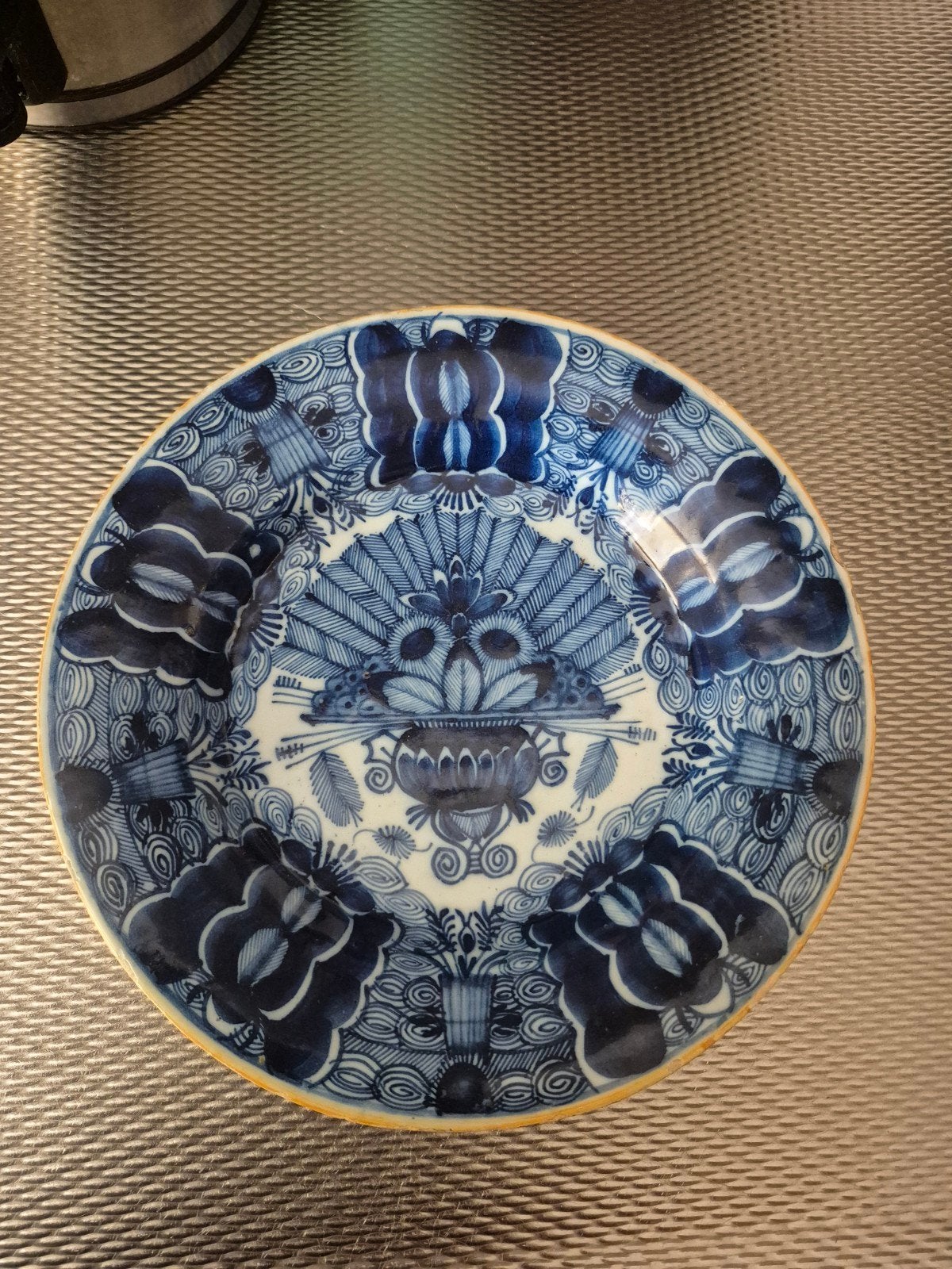 Antiek Delfts Blauw Bord met Rijk Decor, Ophalen of Verzenden