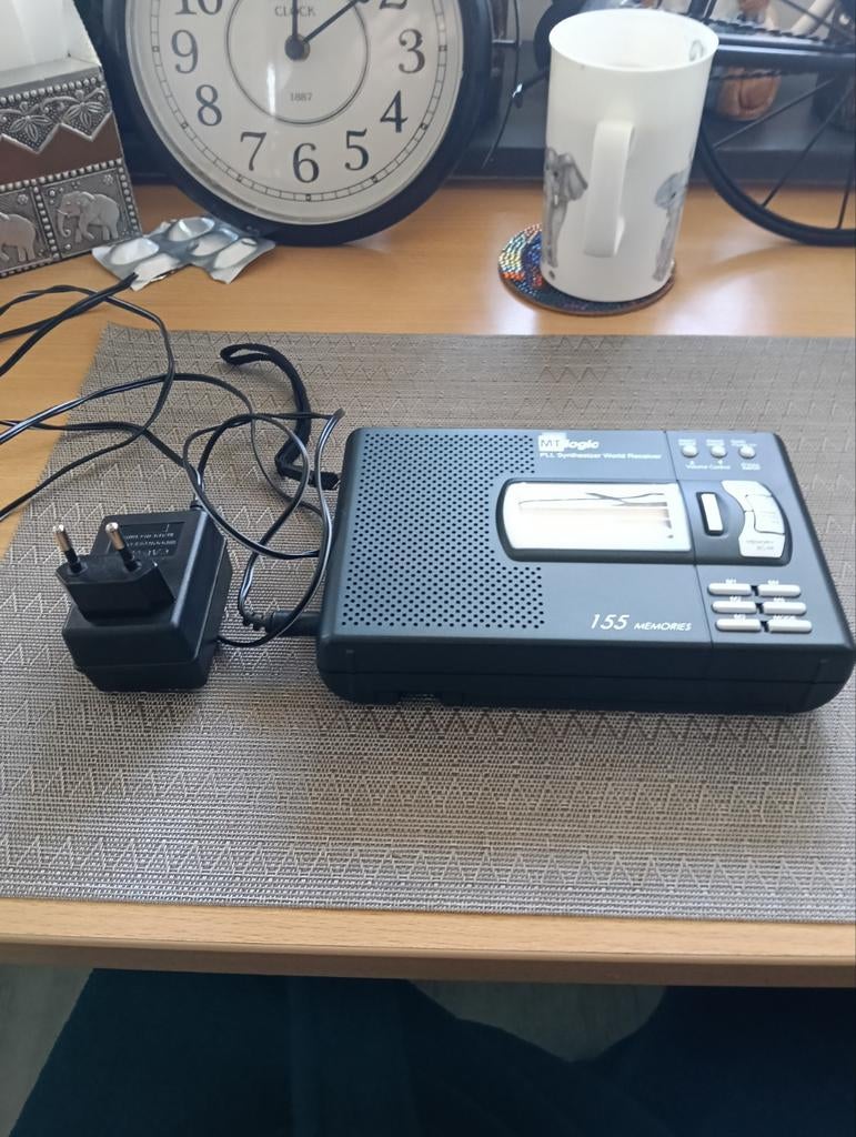 Radio mt logic digital met alarm, Ophalen of Verzenden
