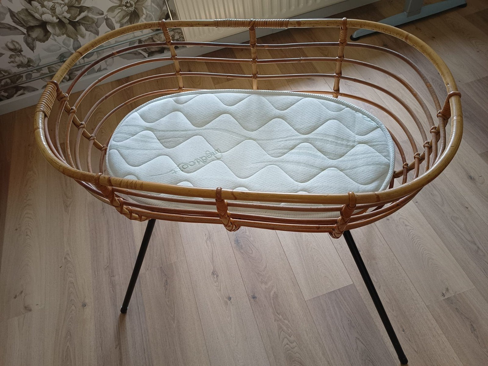 Rotan wieg met matras, Kinderen en Baby's, Babywiegjes en Ledikanten, Ophalen of Verzenden, Gebruikt, Wieg