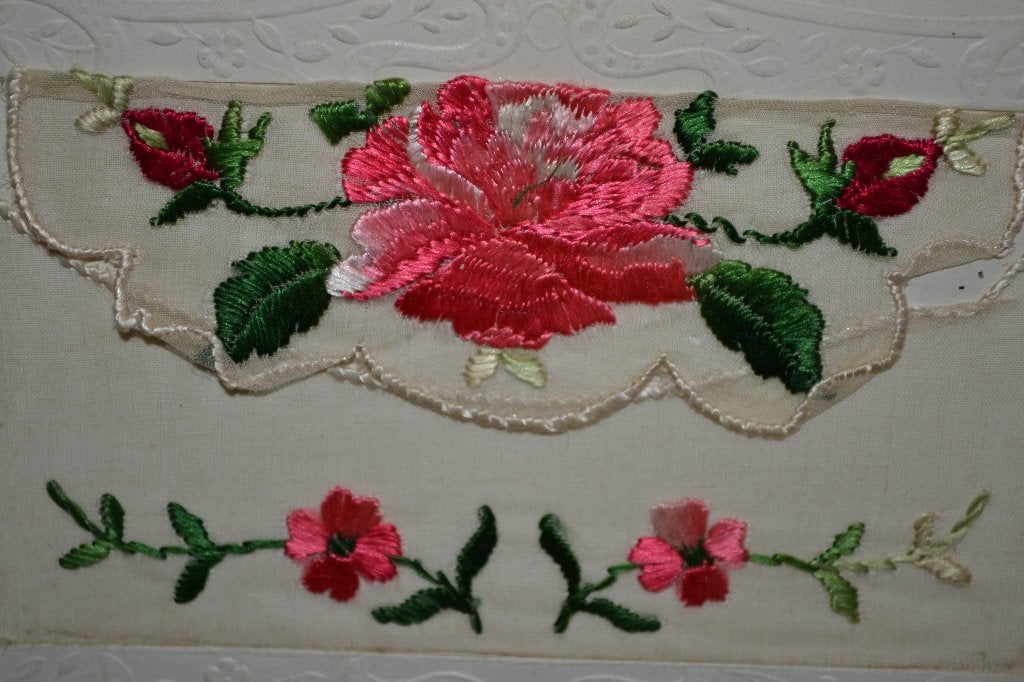 frankrijk 1920 geborduurd rose bloem, Ophalen of Verzenden, Voor 1920, Gelopen, Sterren en Beroemdheden
