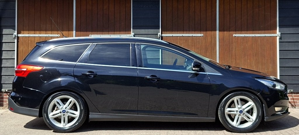 Ford FOCUS Wagon 1.5 Titanium Edition | All seasonbanden | B, Auto's, Euro 6, 4 cilinders, 150 pk, Zwart