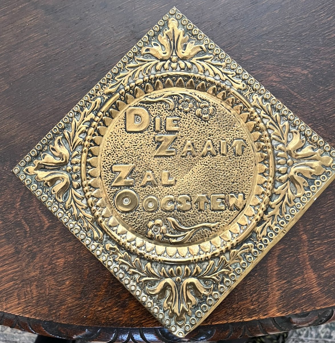 Antiek tekstbord, Ophalen