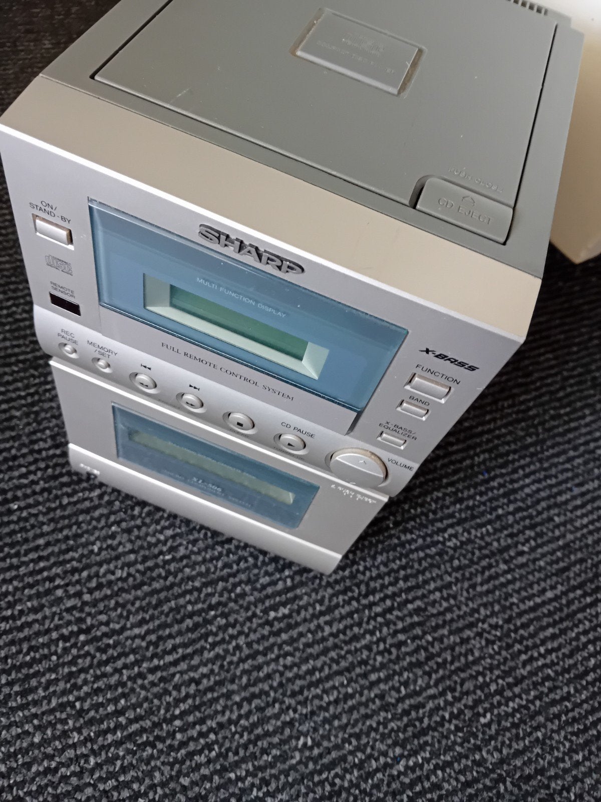 Sharp radio aleen fm werkt, Audio, Tv en Foto, Stereo-sets, Ophalen, Overige merken