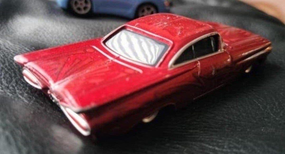 CHEVROLET IMPALA 1959 DISNEY PIXAR 1/43, Ophalen of Verzenden, Gebruikt, Auto, Overige merken