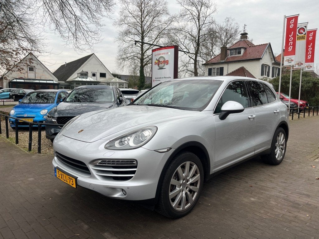 Porsche CAYENNE 3.0 D AUTOMAAT / SCHUIFDAK / BOSE / LEDER /, Auto's, Porsche, Automaat, Gebruikt, USB, 255 €/maand
