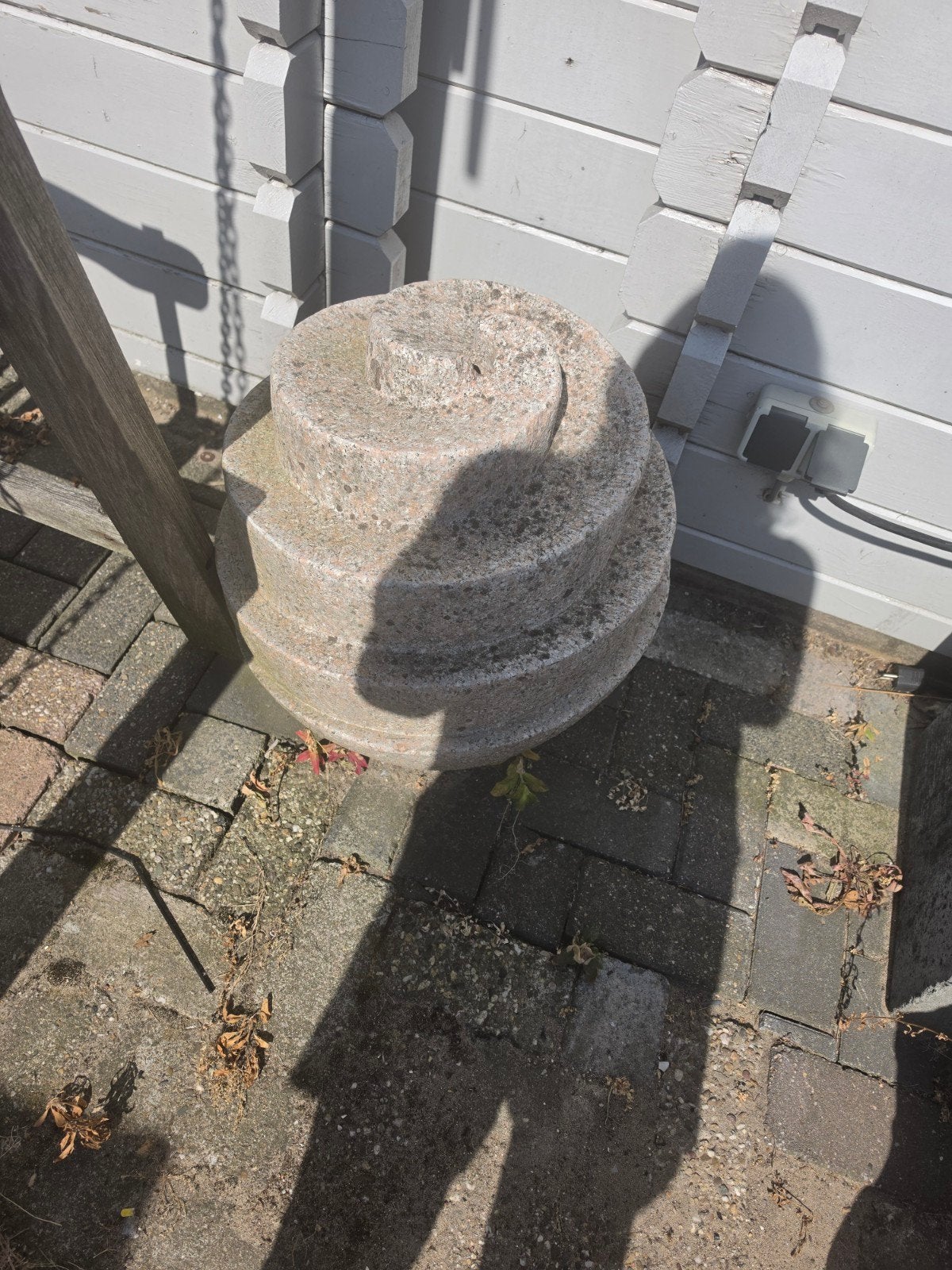 Zware stenen fontein - 55cm hoog, 50cm breed, Ophalen