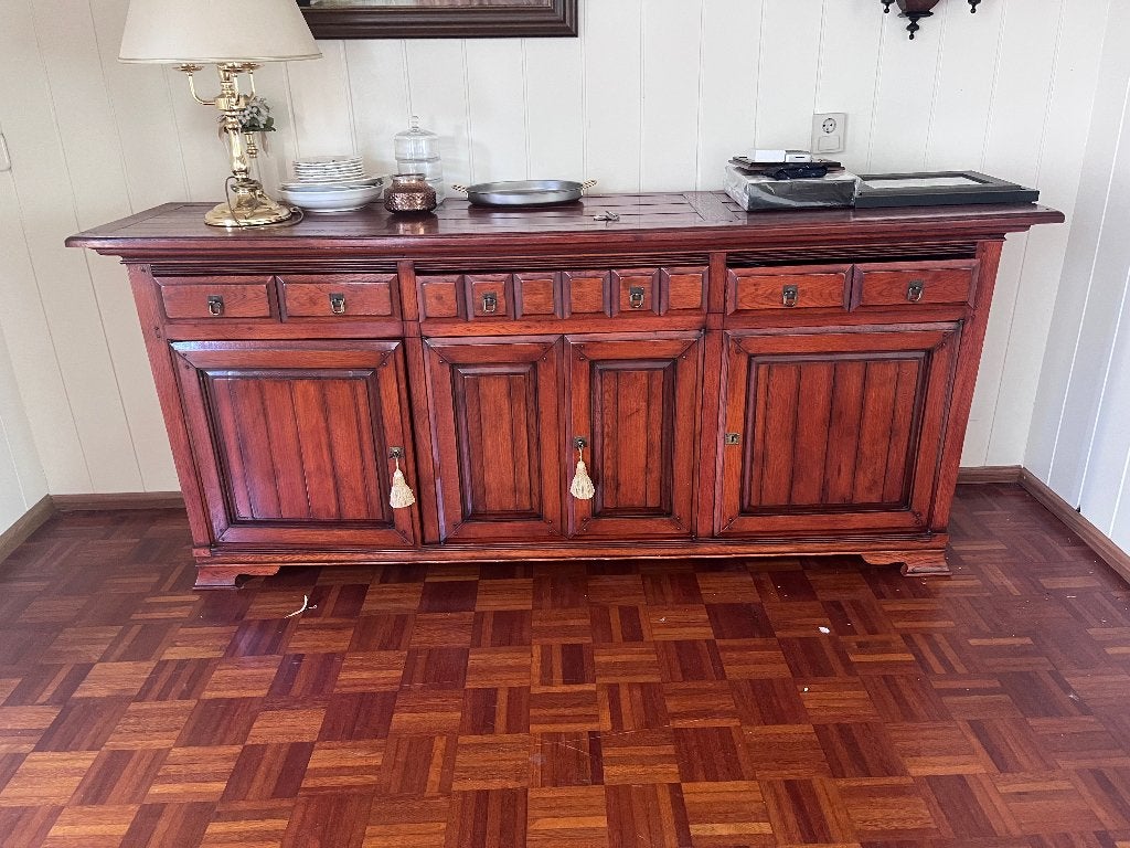 Antiek dressoir, Ophalen