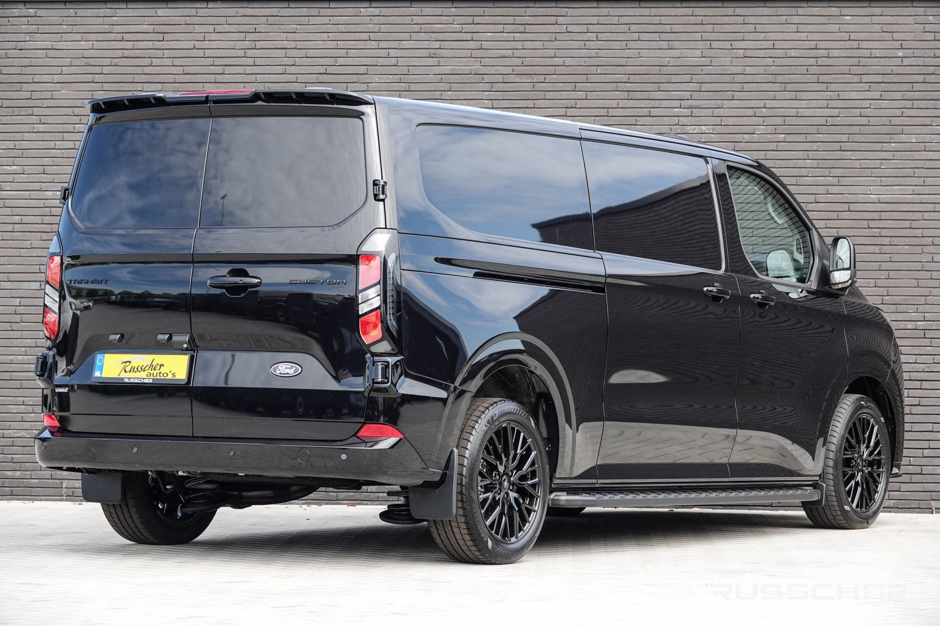 Ford Transit Custom L2H1 2.5PHEV 233Pk Aut. | Limited | Plug, Stof, Gebruikt, Zwart, 4 cilinders