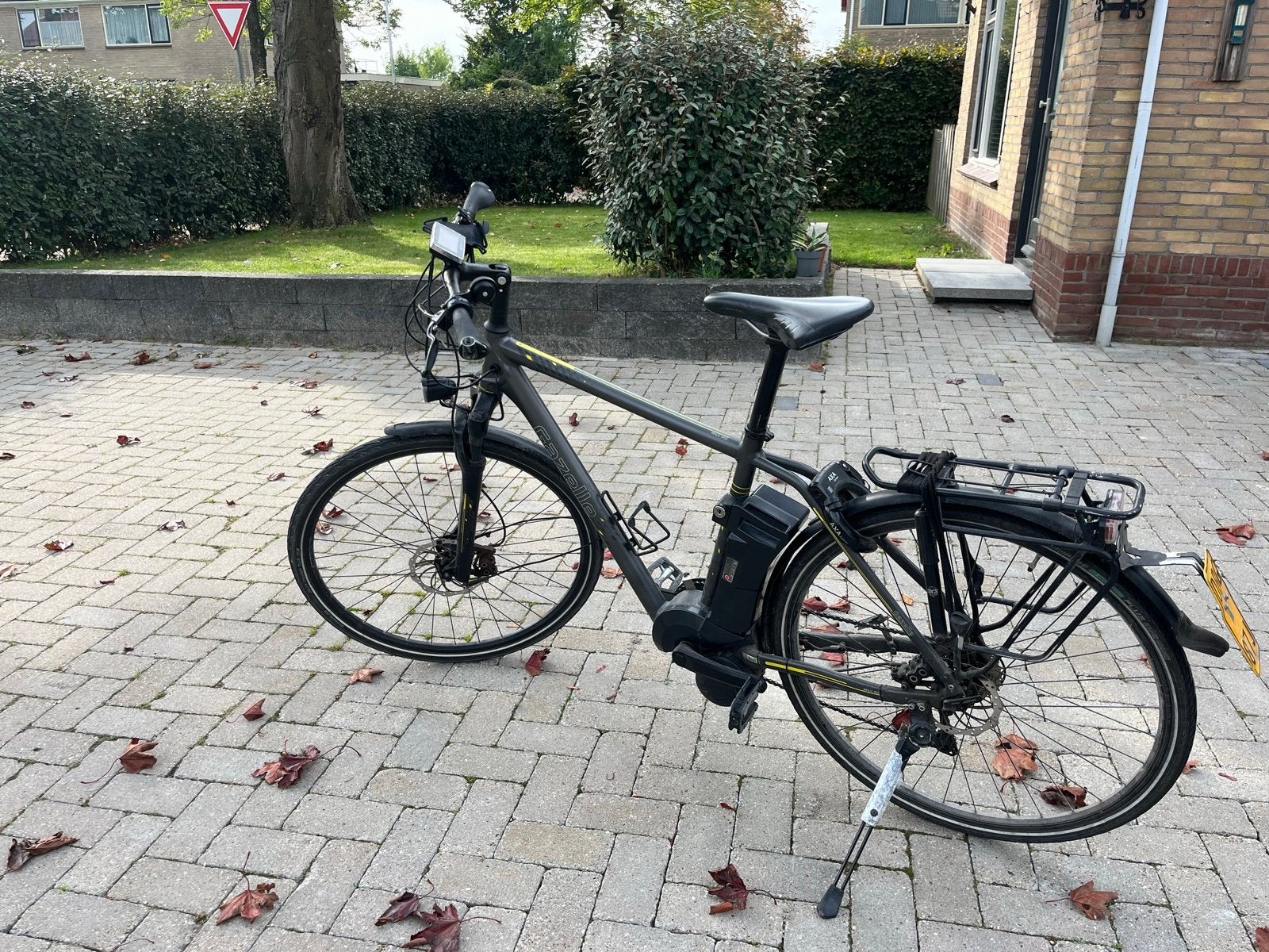 Foto 3 van Gazelle E-bike met defecte trapondersteuning, 2 accu's