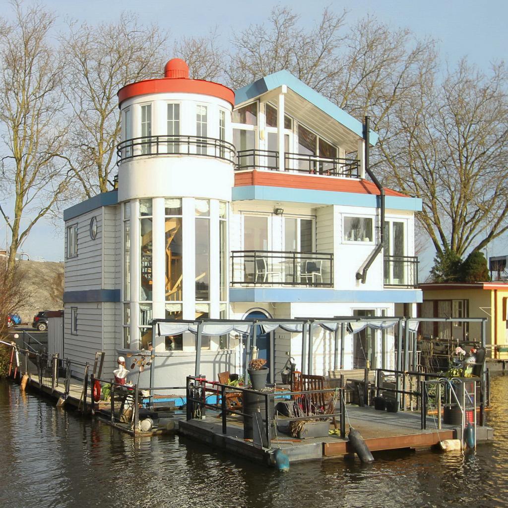 Unieke woonboot "Het Waterhuis", Ophalen, Zo goed als nieuw
