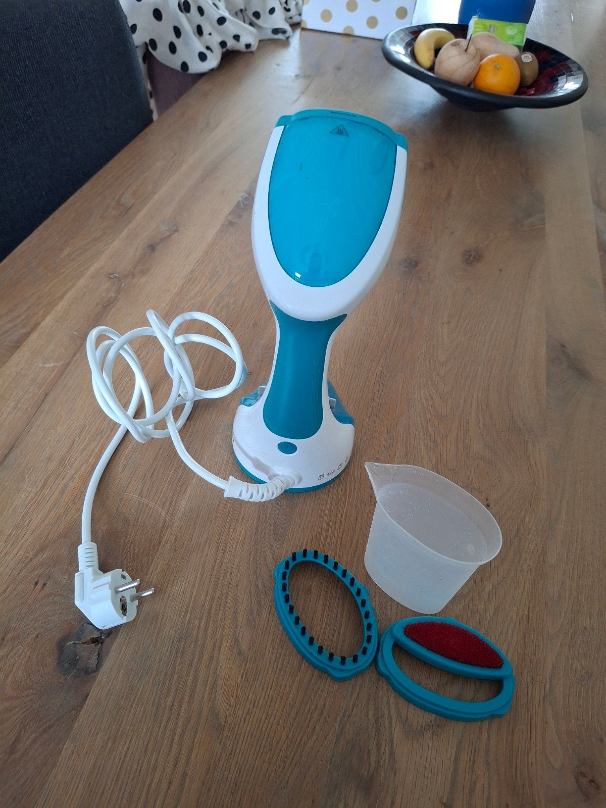 Tristar Handstomer Kledingstomer 1200W, Ophalen, Zo goed als nieuw, Strijkijzer met snoer