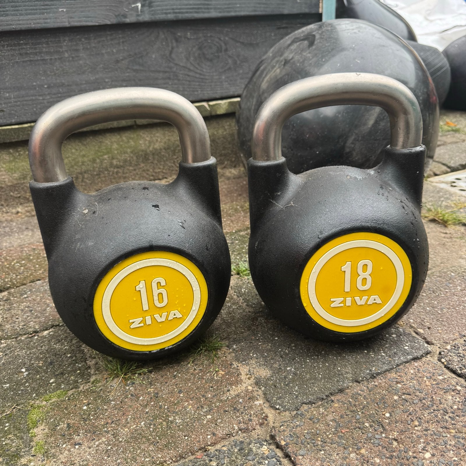 ZIVA Kettlebells - 16kg en 18kg, Sport en Fitness, Ophalen of Verzenden, Gebruikt, Armen, Kettlebell