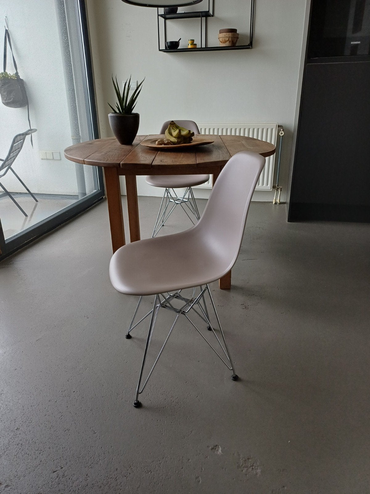 2 DRS EAMES Plastic Chairs, Grijs, Kunststof, Gebruikt, Twee, Ophalen of Verzenden