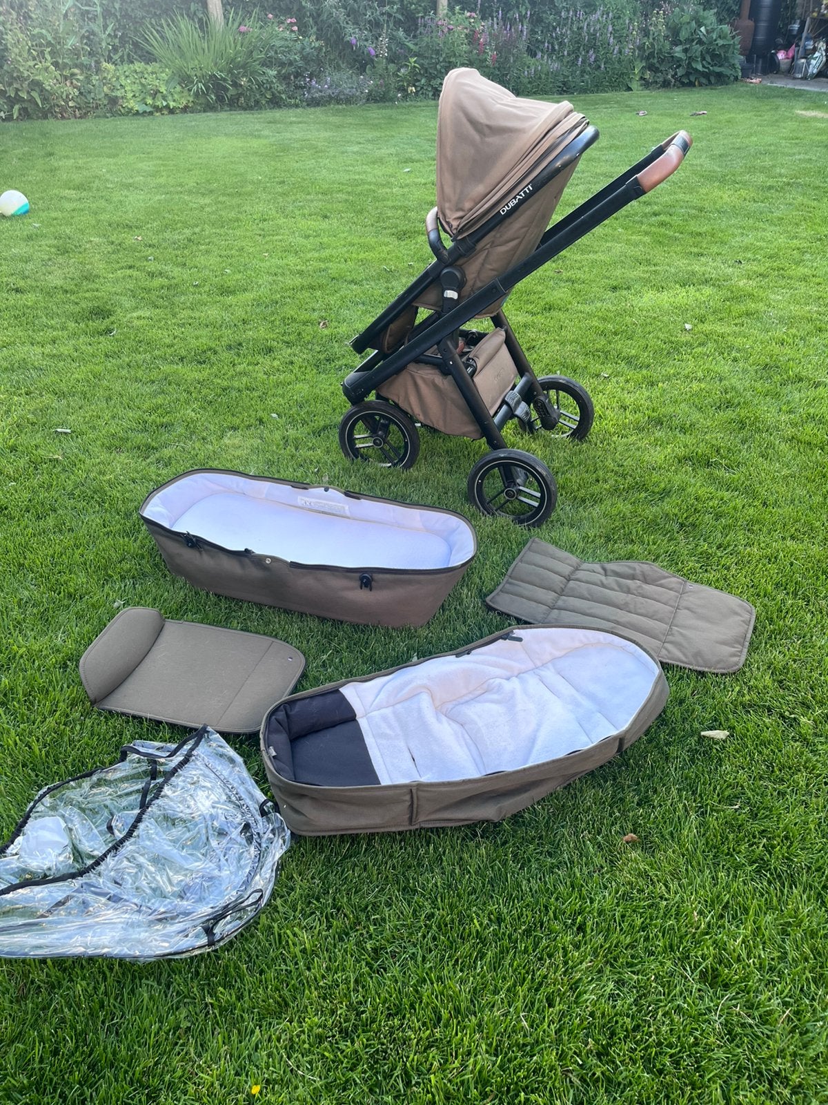 Dubatti kinderwagen en reiswieg, Kinderen en Baby's, Kinderwagens en Combinaties, Ophalen, Gebruikt, Overige merken, Verstelbare duwstang