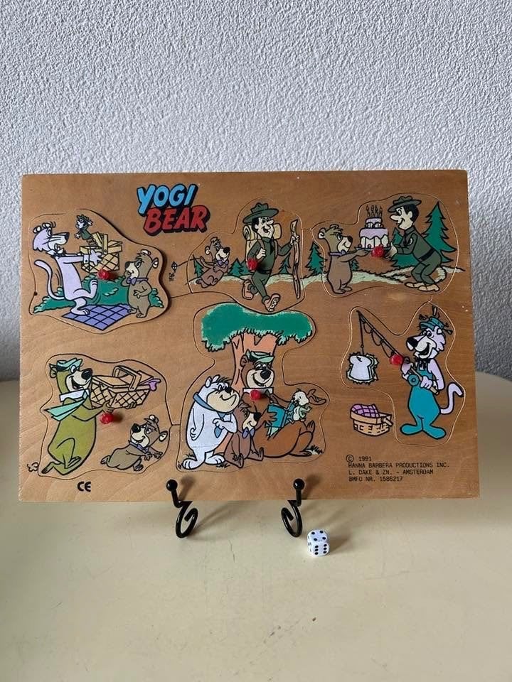 Vintage houten noppenpuzzel Yogi Bear L. Dake 1991, Gebruikt, Ophalen of Verzenden, Van hout, Minder dan 10 stukjes