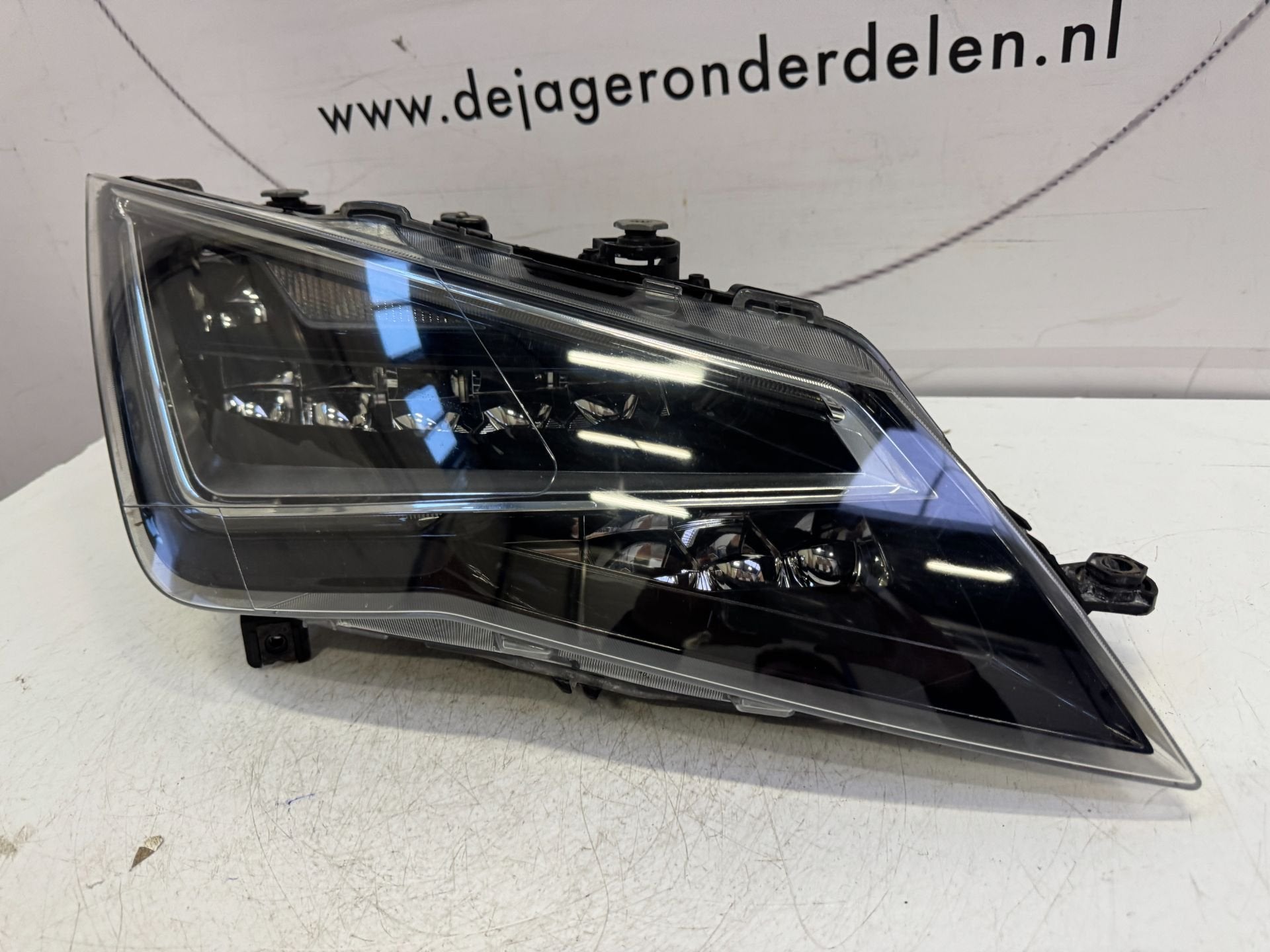 SEAT LEON 5F FACELIFT LED KOPLAMP RECHTS COMPLEET 5F1941008D, Auto-onderdelen, Verlichting, Gebruikt, Autovia A-2, Km 585 585
08760  Martorell, ES