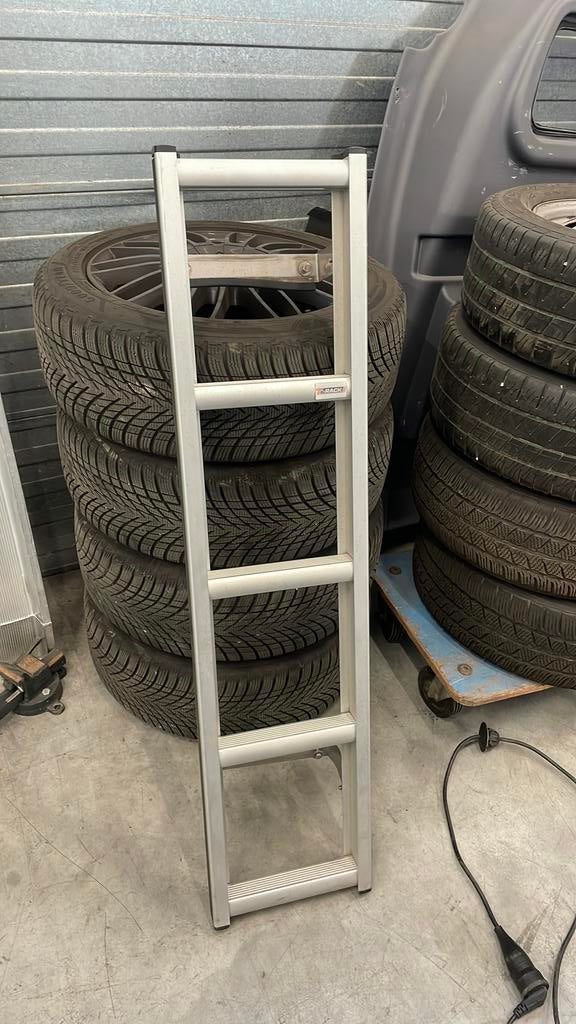Aluminum trap bedrijfswagen, Ophalen, Zo goed als nieuw