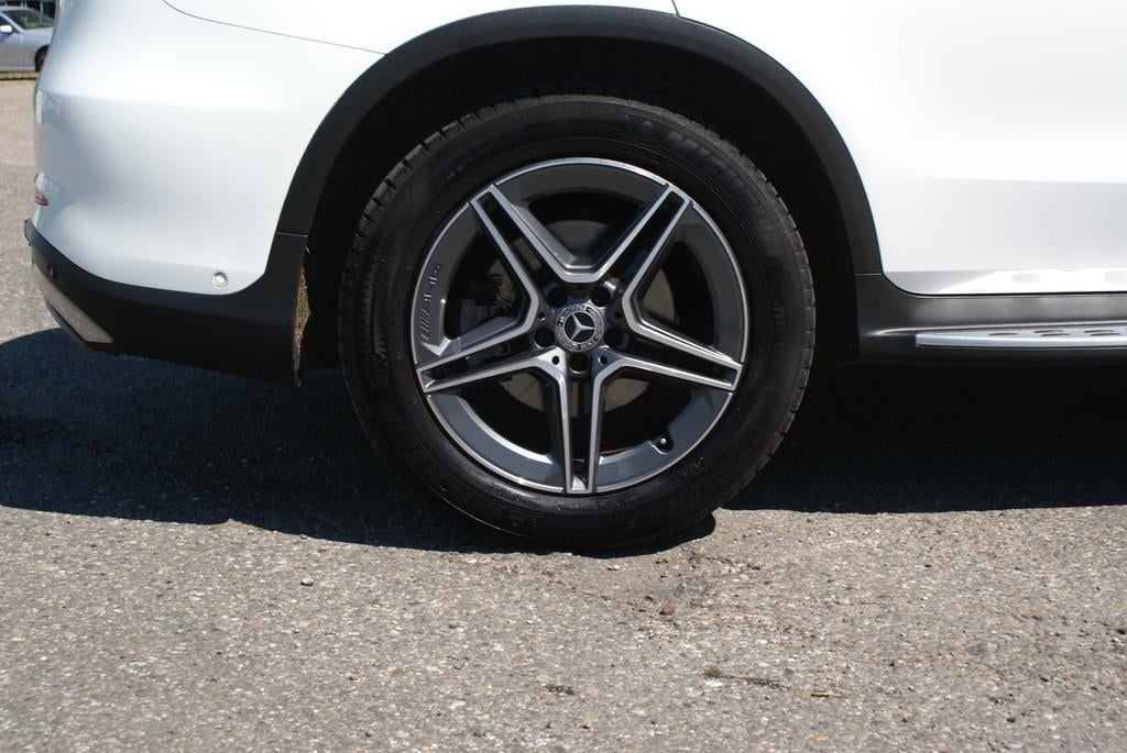 Mercedes-Benz GLC-klasse 200 4MATIC Advantage | AMG Pakket |, Automaat, Gebruikt, 2000 kg, Wit