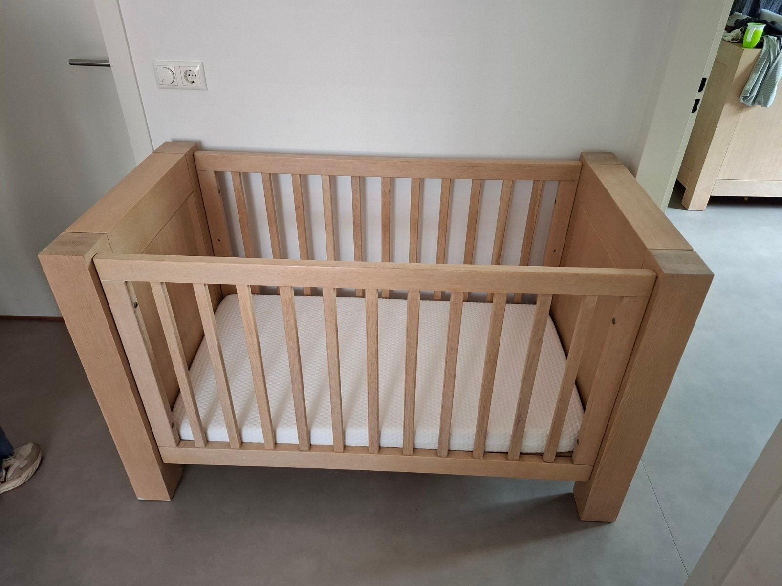 Robuuste 3-delige babykamer set met matras en laken, Kinderen en Baby's, Kinderkamer | Complete kinderkamers, Ophalen, Gebruikt