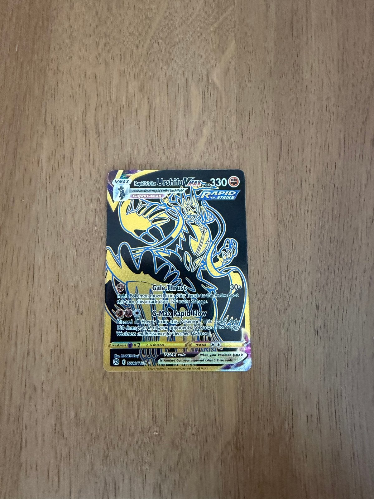 Rapid Strike Urshifu VMAX Pokémon kaart, Hobby en Vrije tijd, Ophalen of Verzenden, Zo goed als nieuw, Losse kaart, Foil