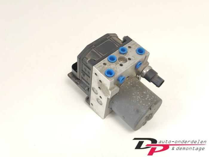 ABS Pomp van een Volkswagen Phaeton, Gebruikt, -, Volkswagen, -
