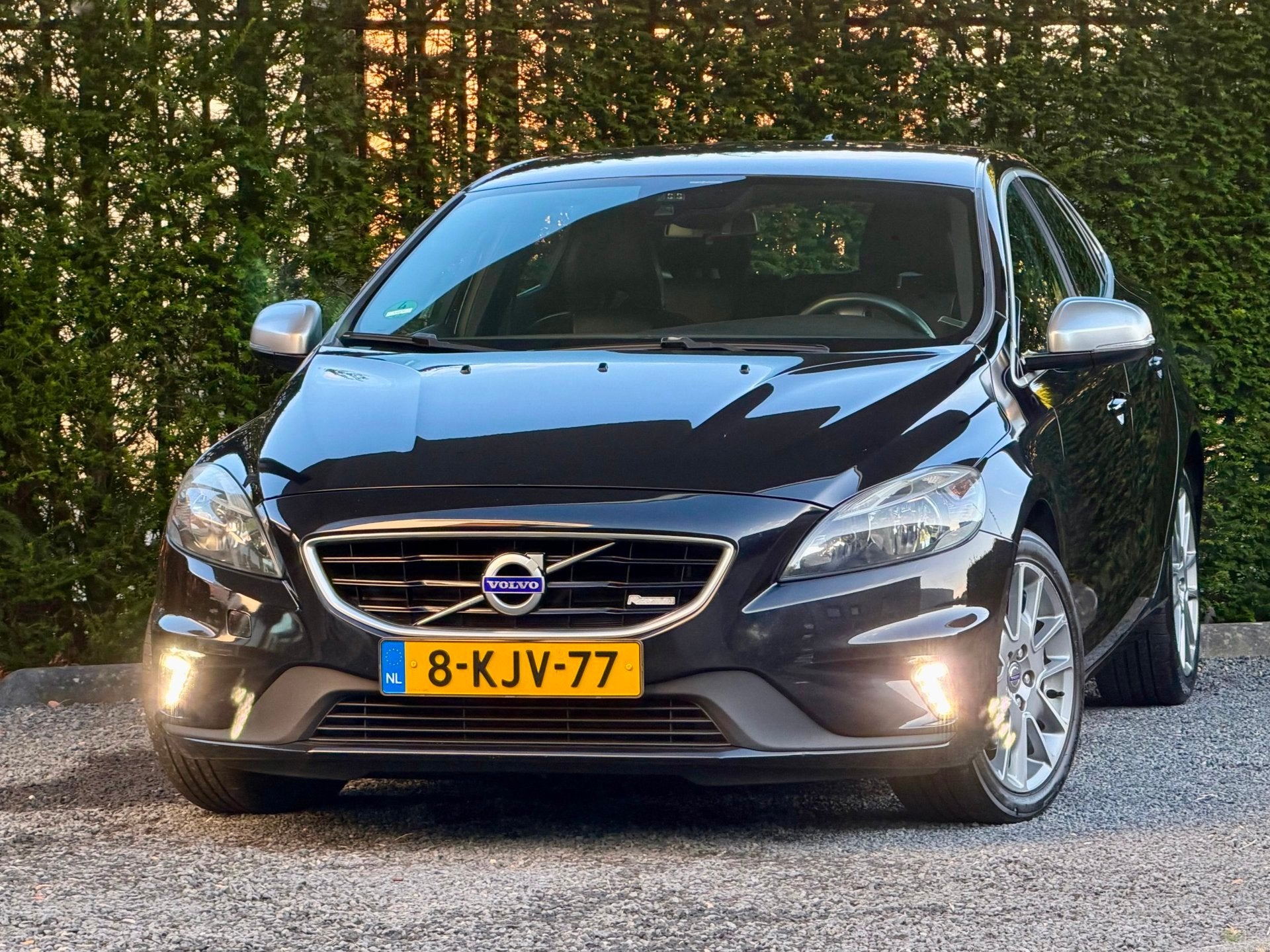 Volvo V40 1.6 T3 R-Design | NAVI | CAMERA | CLIMA | CRUISE, Voorwielaandrijving, Gebruikt, Zwart, 4 cilinders