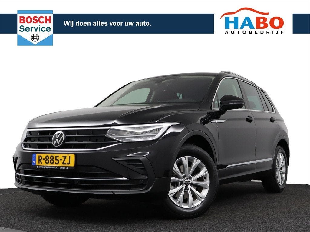 Volkswagen Tiguan 1.5 TSI LIFE BUSINESS 130PK ECC/ADAPTIVE.C, Auto's, 4 cilinders, Alcantara, Zwart, Origineel Nederlands