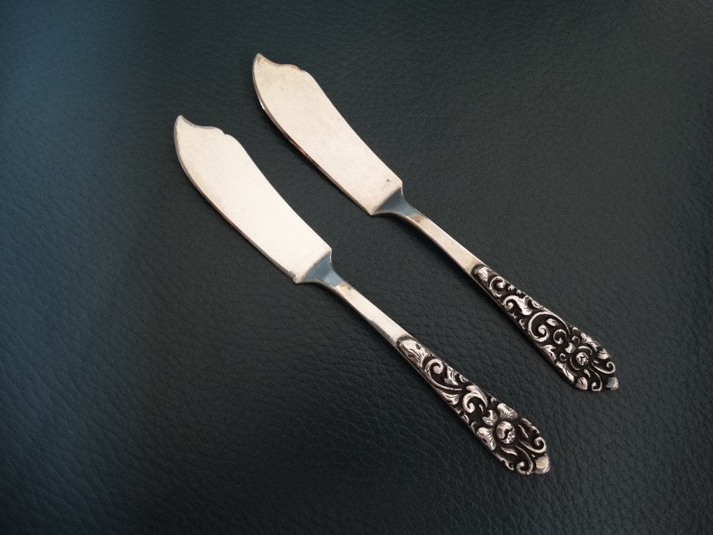 Twee zilveren Djokja Yogya botermesjes zilver, identieke set, Verzenden, Zilver