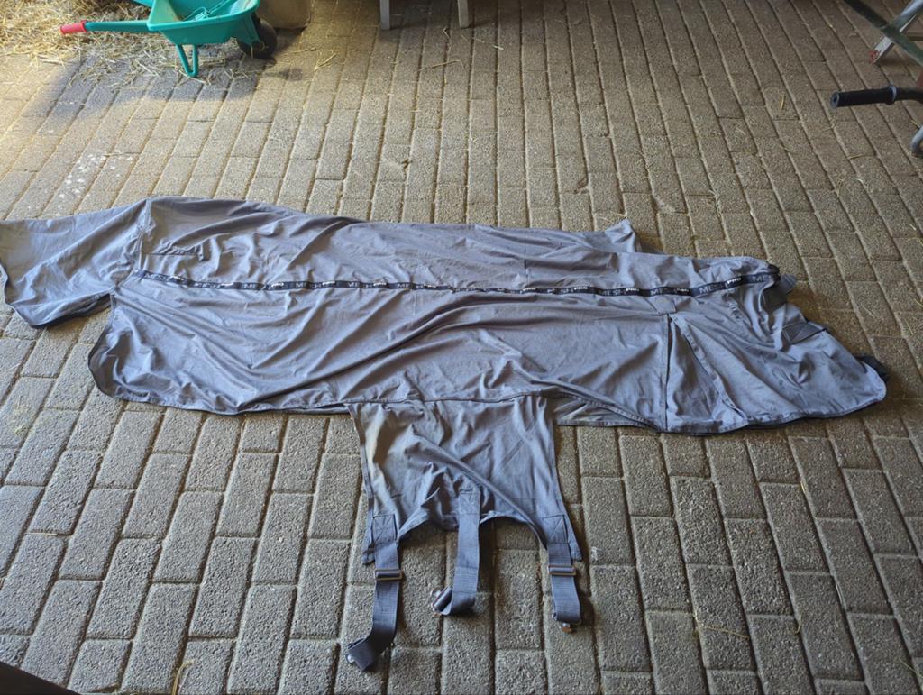 Harrij's horse vliegen deken, Ophalen