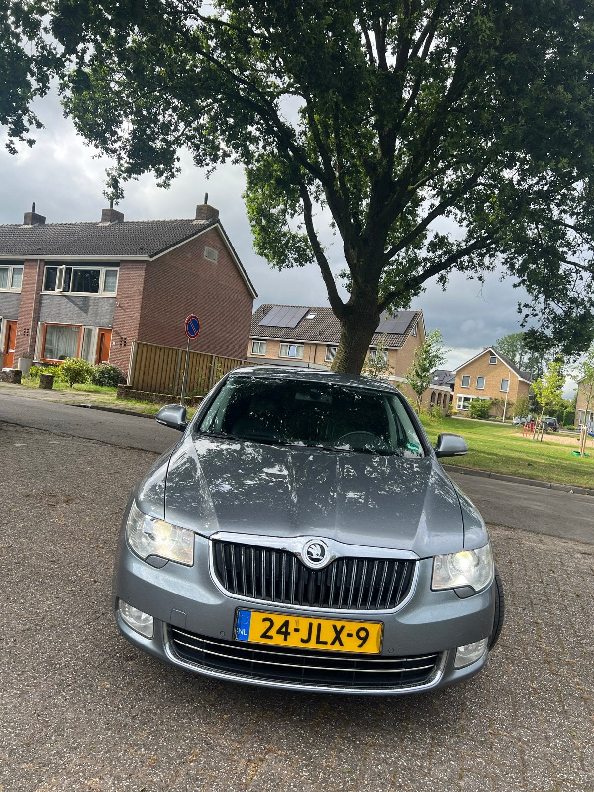 Skoda Superb 1.8 TSI 118KW DSG 2009 Grijs, 4 cilinders, 700 kg, 160 pk, Particulier