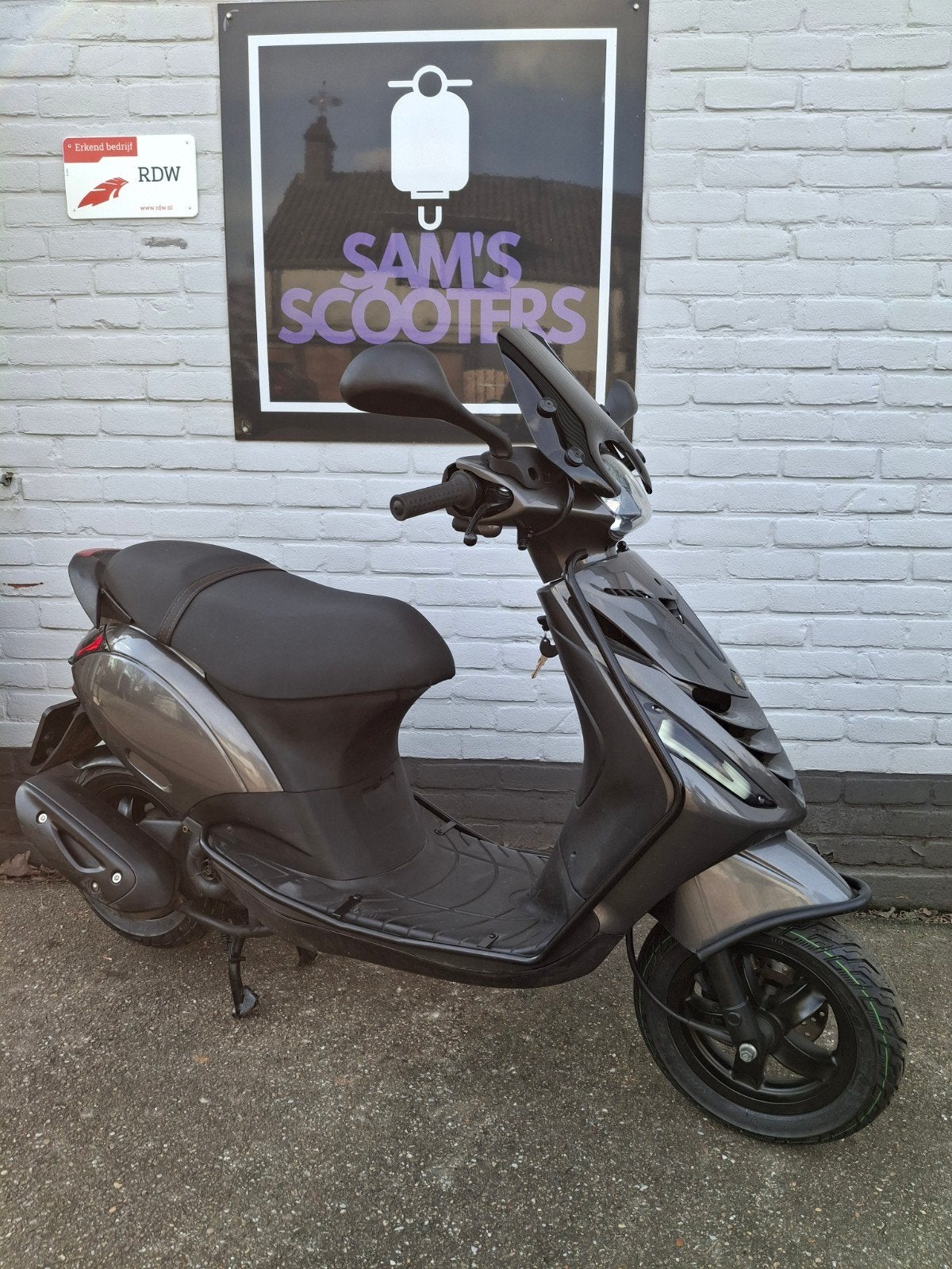 Piaggio Zip | 2018 | 8338 KM, Ophalen, Benzine