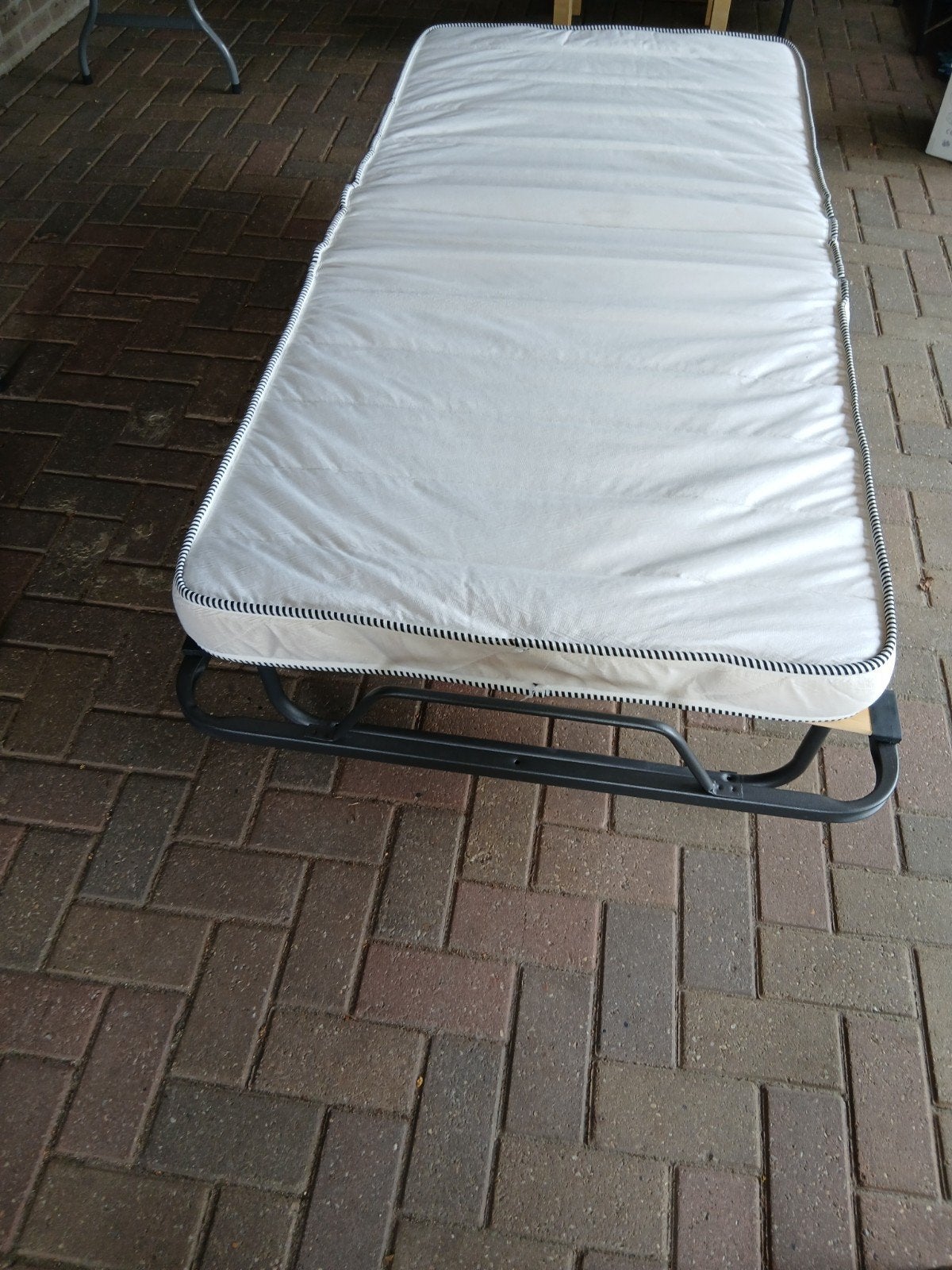 Logeerbed, Huis en Inrichting, Slaapkamer | Bedden, Ophalen, Eenpersoons, 190 cm of minder, Zo goed als nieuw