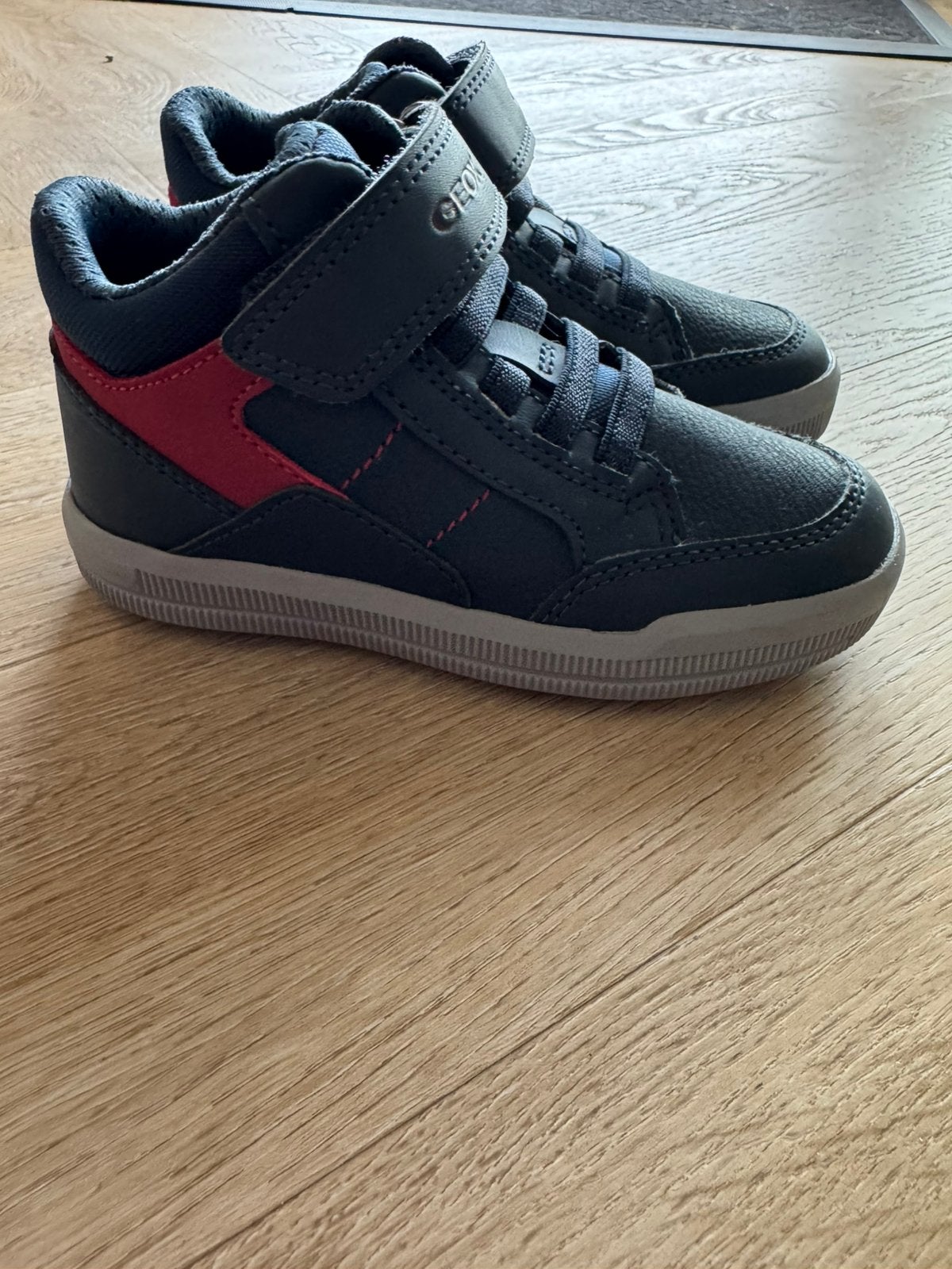 Geox shoes size 26, Schoenen, Nieuw, Ophalen of Verzenden, Jongen
