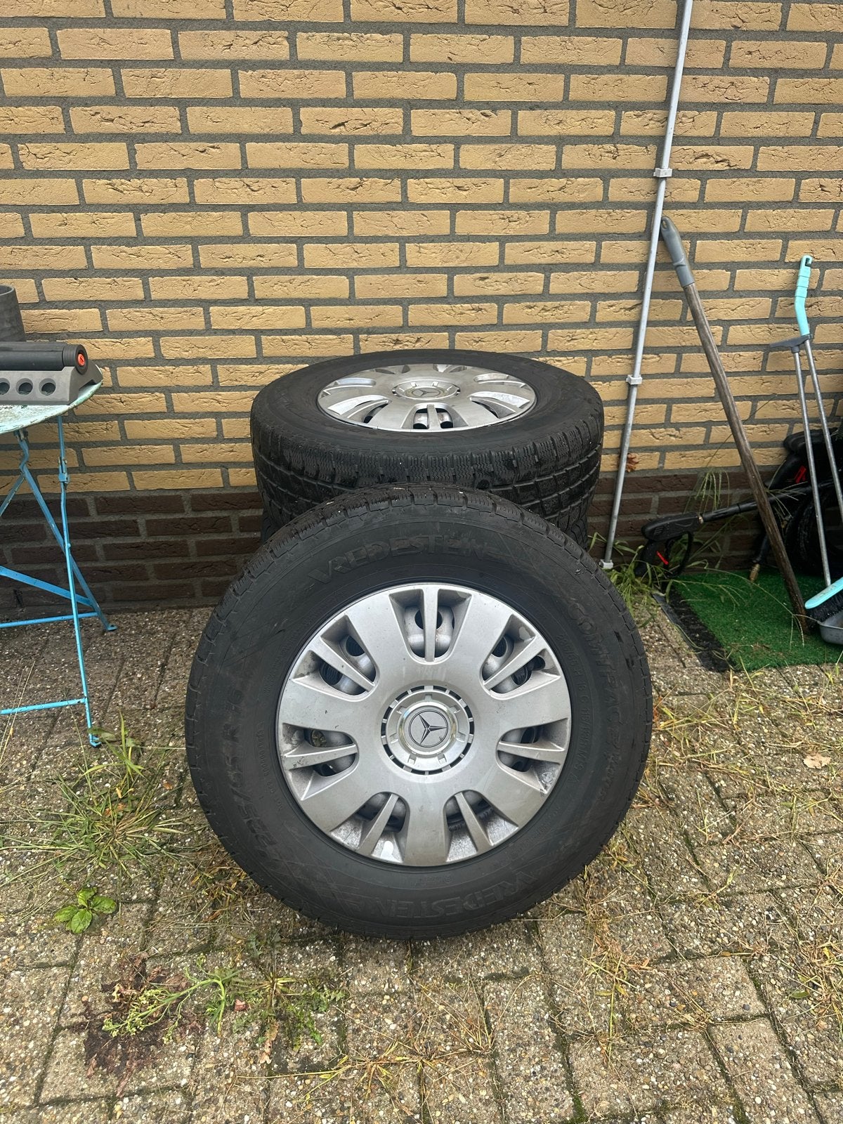 Vredestein winterbanden met velgen - 235/65 R16, Ophalen, 16 inch, Banden en Velgen, Winterbanden