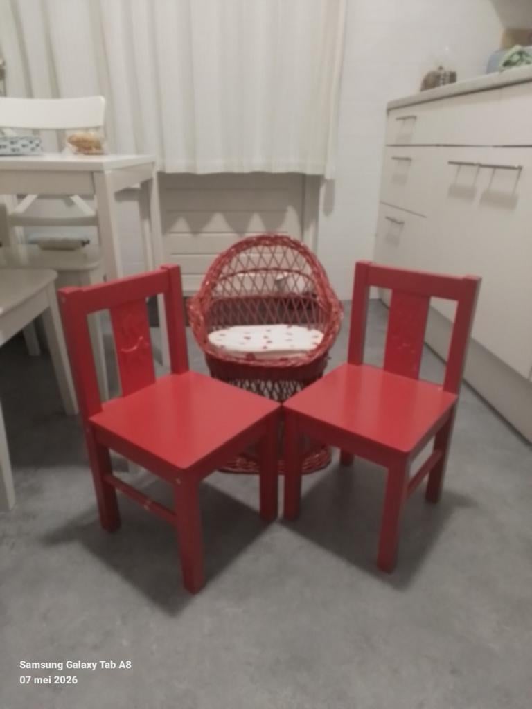 Mooi setje kinderstoeltjes en Pauwstoel met hartjes kussen, Kinderen en Baby's, Kinderkamer | Tafels en Stoelen, Ophalen, Zo goed als nieuw