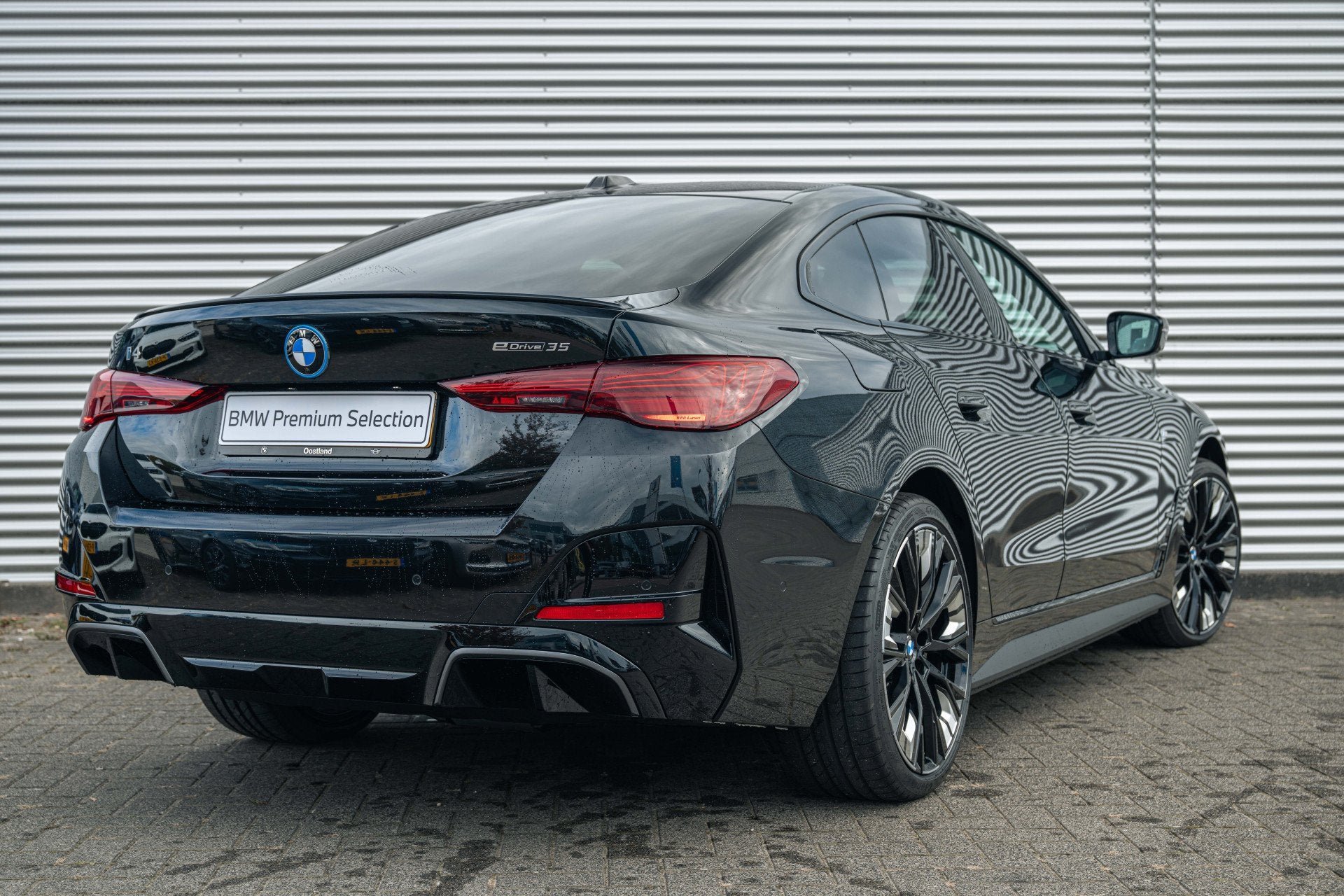 BMW i4 eDrive35 High Executive M Sport / Schuif-kanteldak /, Auto's, Dealer onderhouden, Achterwielaandrijving, Gebruikt, Met garantie (alle)