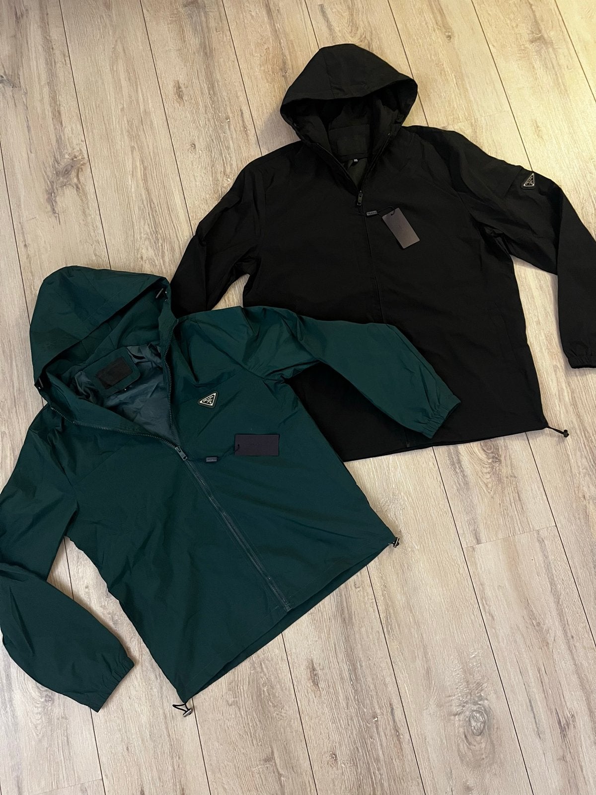 Prada jassen - Zwart en Donkergroen, Ophalen of Verzenden, Nieuw, Overige maten, Zwart