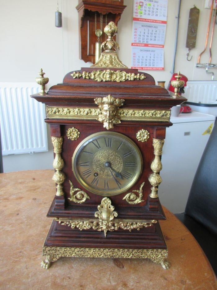 Oer 10653 Lenzkirch tafel klok met veel bronzen ornamenten, Antiek en Kunst, Antiek | Klokken, Ophalen