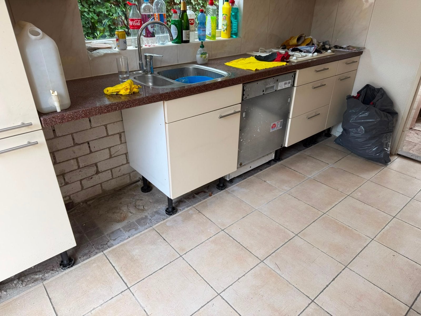 Keuken , kookplaat/ wasbak / vaatwasser inbegrepen., Ophalen, Gebruikt, Enkelwandige keuken, Kunststof